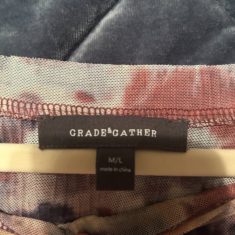 ✨ Grade & Gather Watercolor/Abstract Blouse – M/L ✨ - Picture 5 of 6